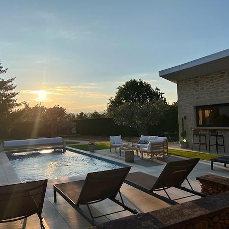 La Parenthese Hotel Auberives-sur-Vareze Екстериор снимка