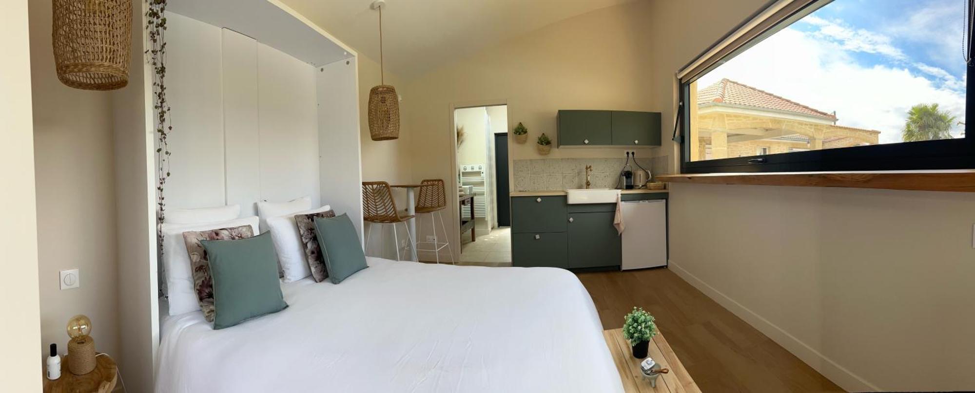 La Parenthese Hotel Auberives-sur-Vareze Екстериор снимка